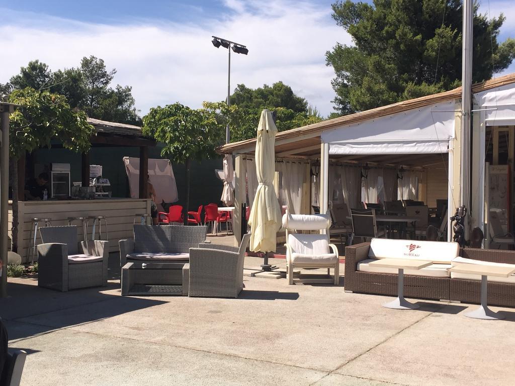 Smeralda Residenza Di Charme مارينا دي بورتيسكو الغرفة الصورة